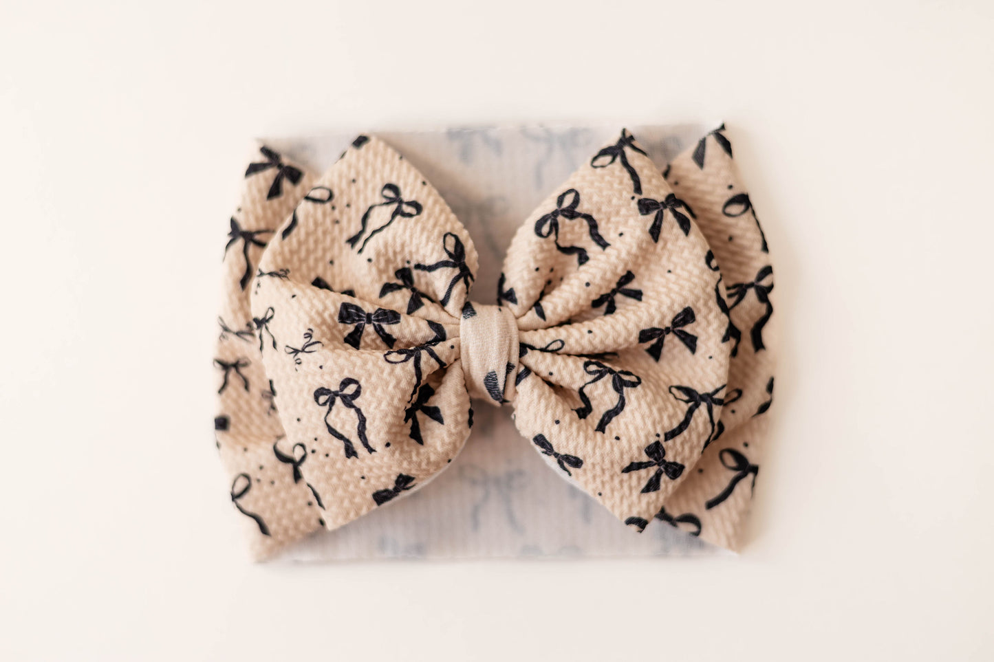 Neutral Bows